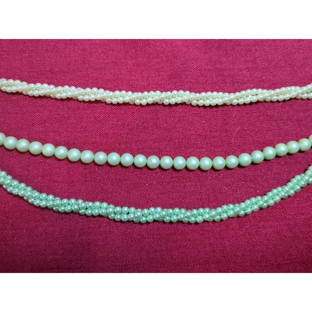 Vintage 3 Strand Green Faux Pearl Necklace - Picture 2 of 4